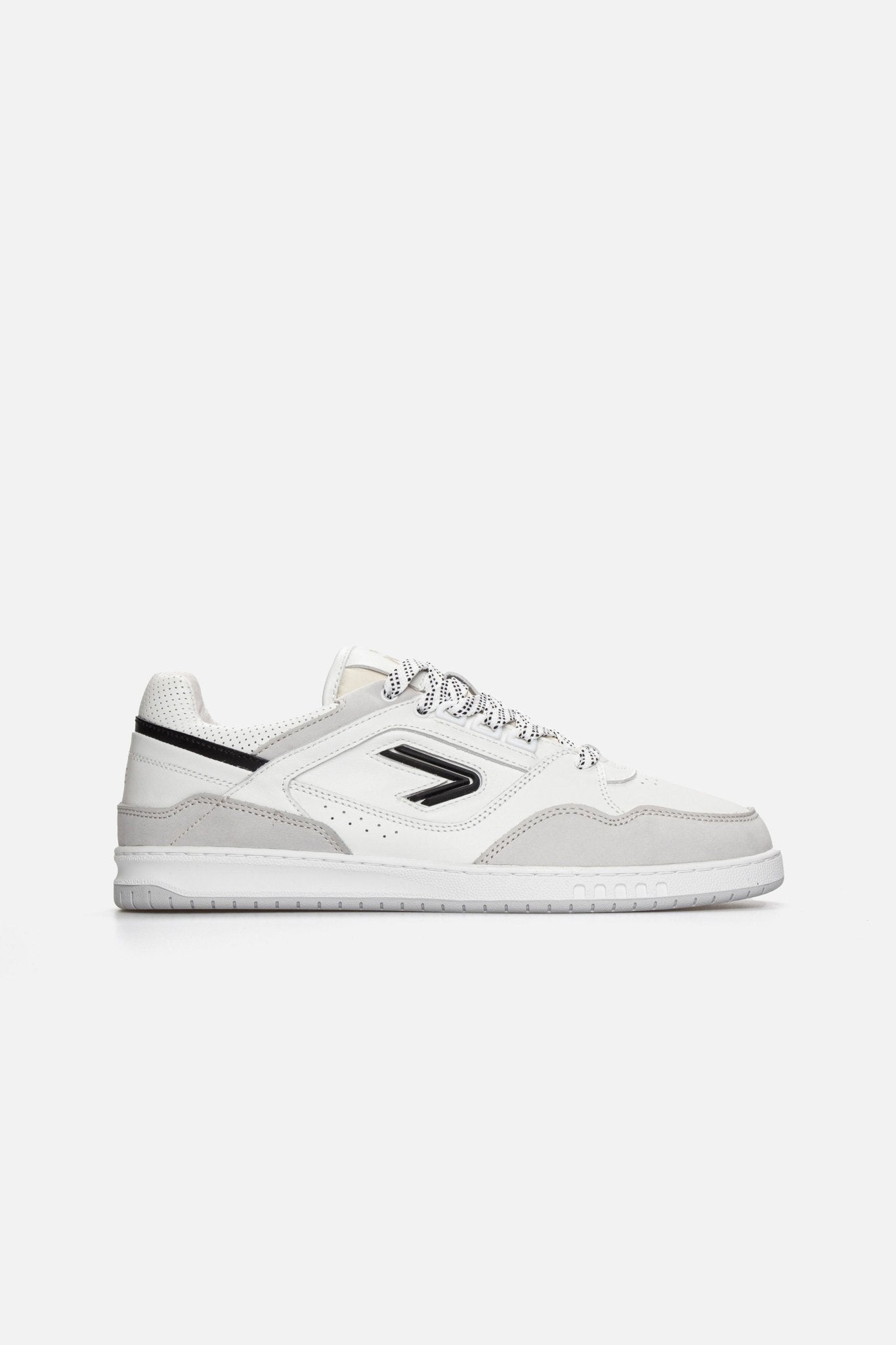 The ACE Hub Sprint sneaker White/Black – side view
